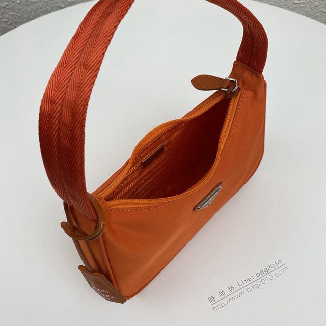 prada女包 普拉達2020專櫃最新款 女士尼龍單肩包 1NE515 Prada升級版HOBO手拎包 Prada腋下包  pyd2309